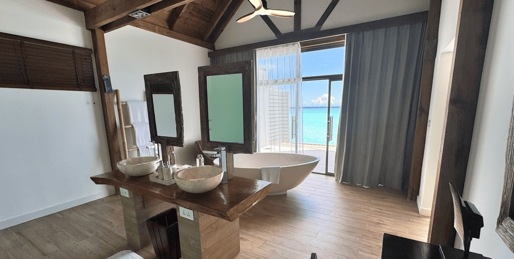 Kuredhivaru Resort and Spa 5*