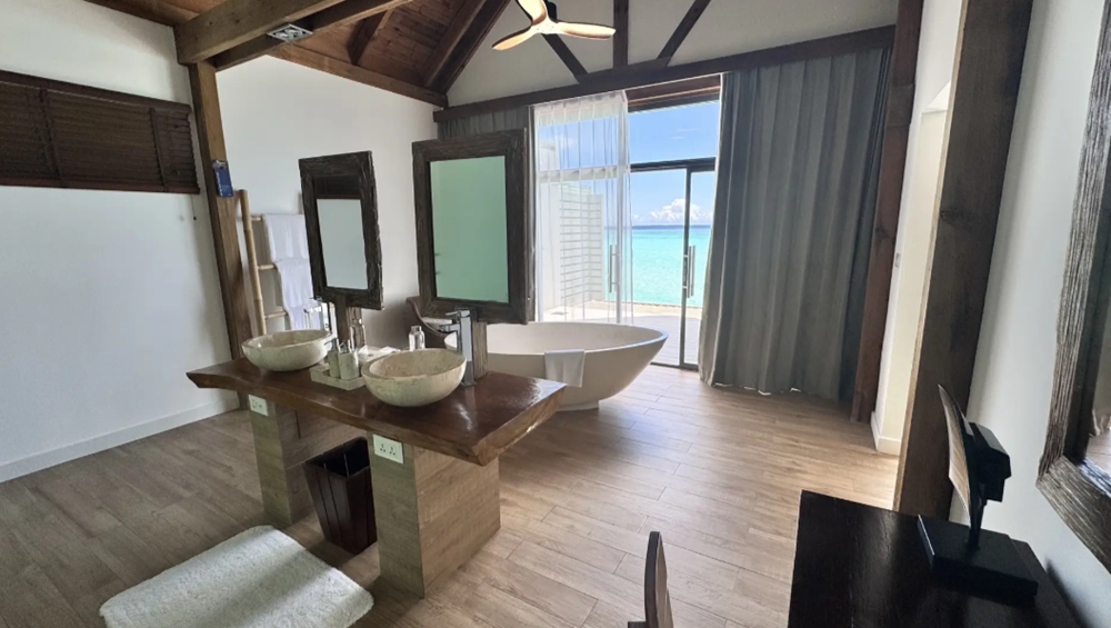 Kuredhivaru Resort & Spa