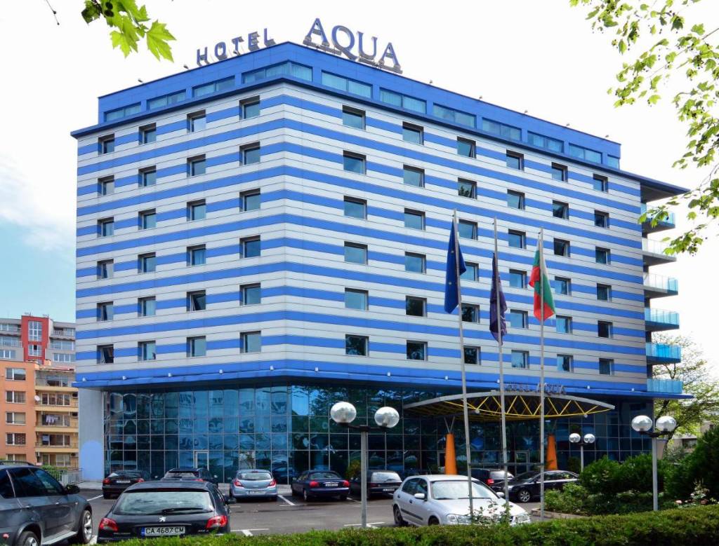 Aqua 3*