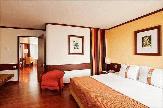 Holiday Inn Continental 4*