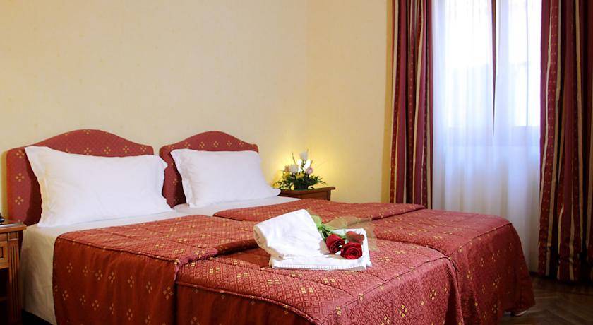 Cavour 3* Италия, Лигурия