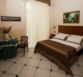 Hotel Garibaldi в Неаполе