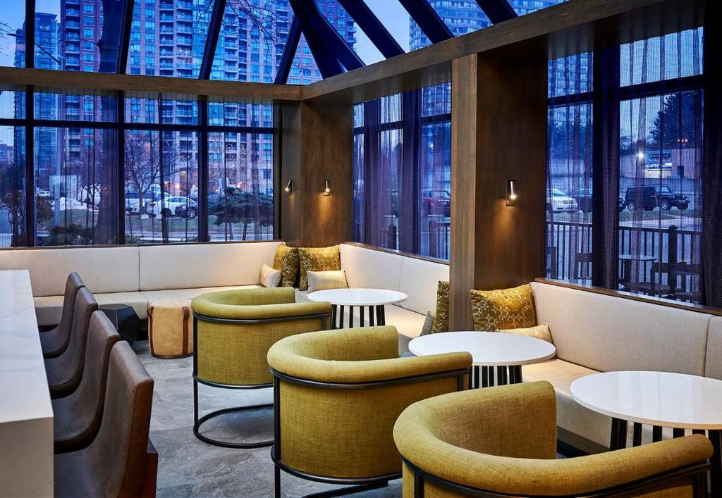Novotel Mississauga 3*