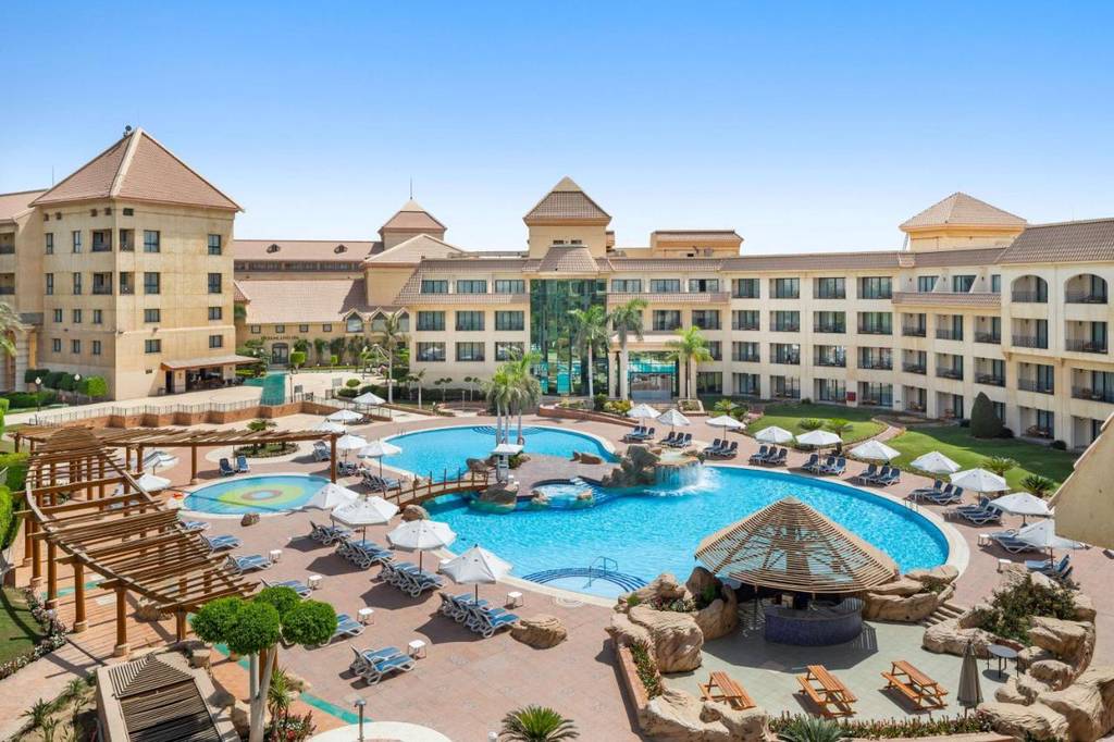 Hilton Pyramids Golf Resort 5*