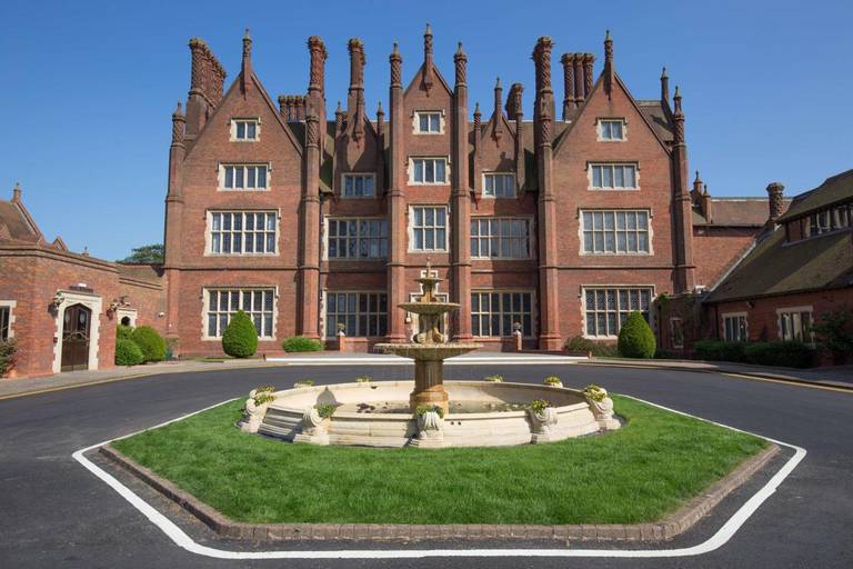 Devere Dunston Hall