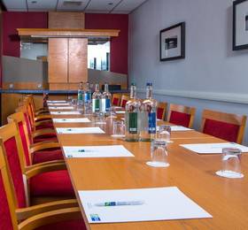 Express Holiday Inn Chingford в Лондоне