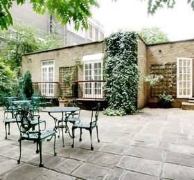 Blooms Town House в Лондоне