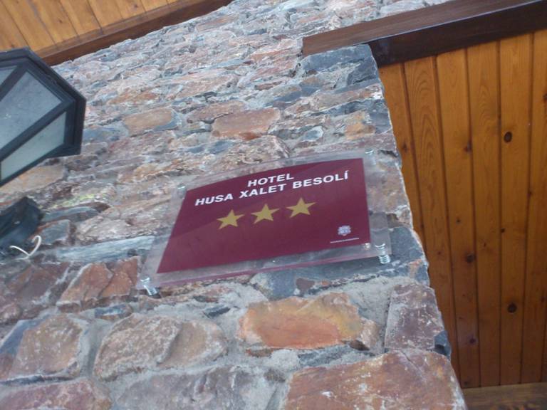 Husa Xalet Besoli