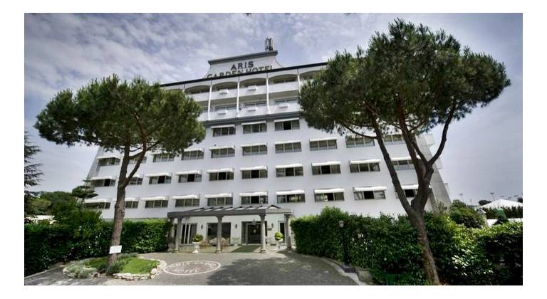 Aris Garden Hotel