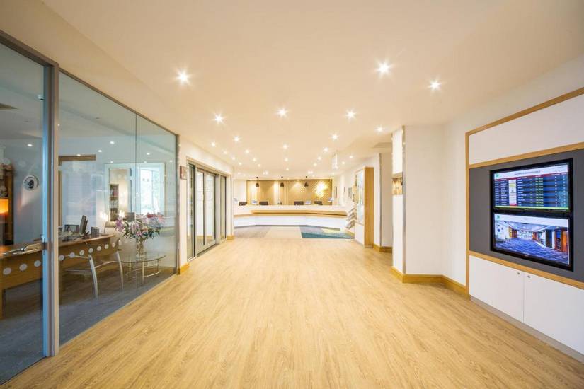 Holiday Inn Airport 3* Великобритания, Лондон