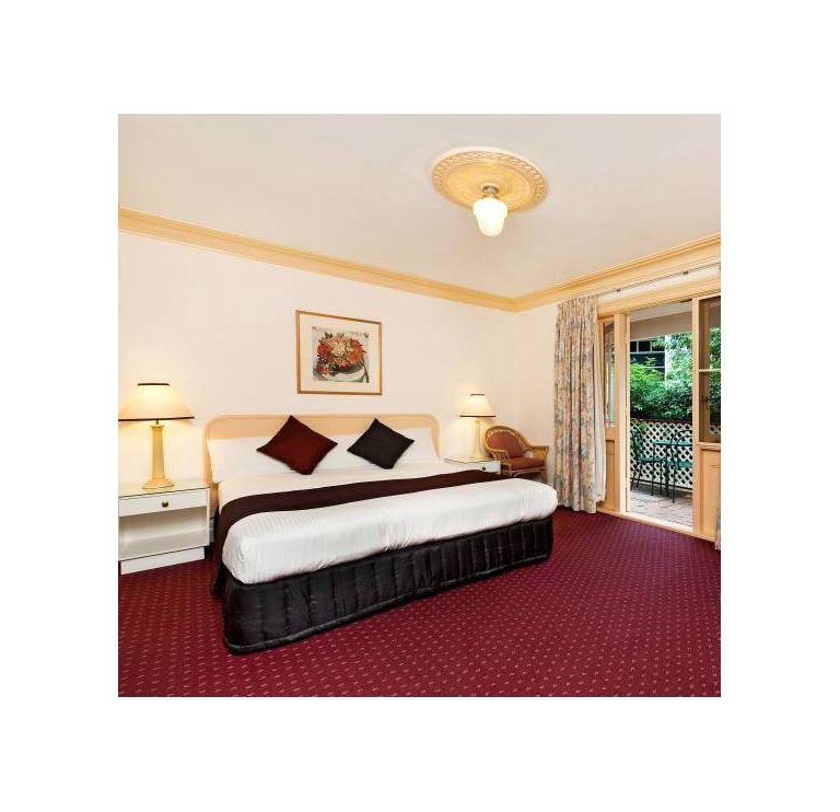 McLaren Hotel
