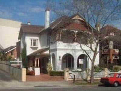 McLaren Hotel