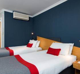 Express By Holiday Inn в Уорике