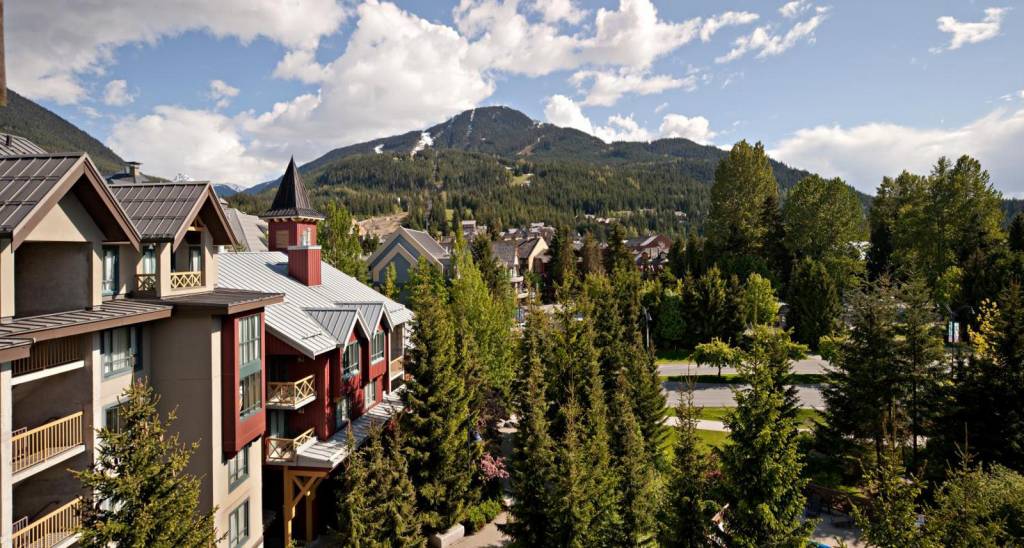 Delta Whistler Village 4*