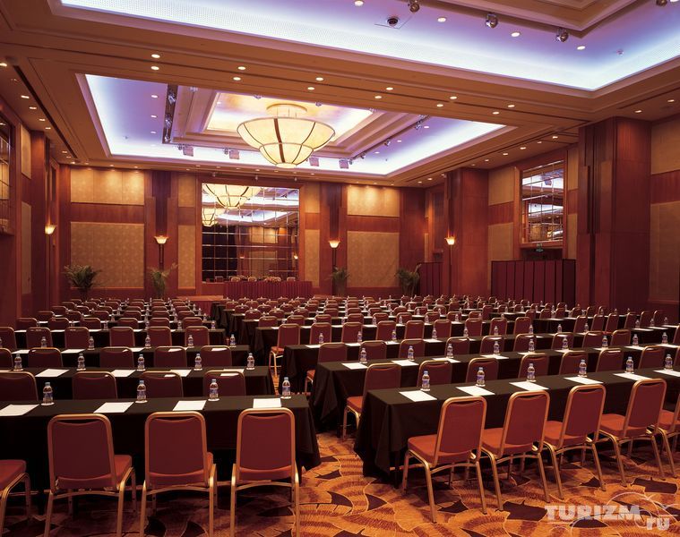 Hilton Chongqing 5*