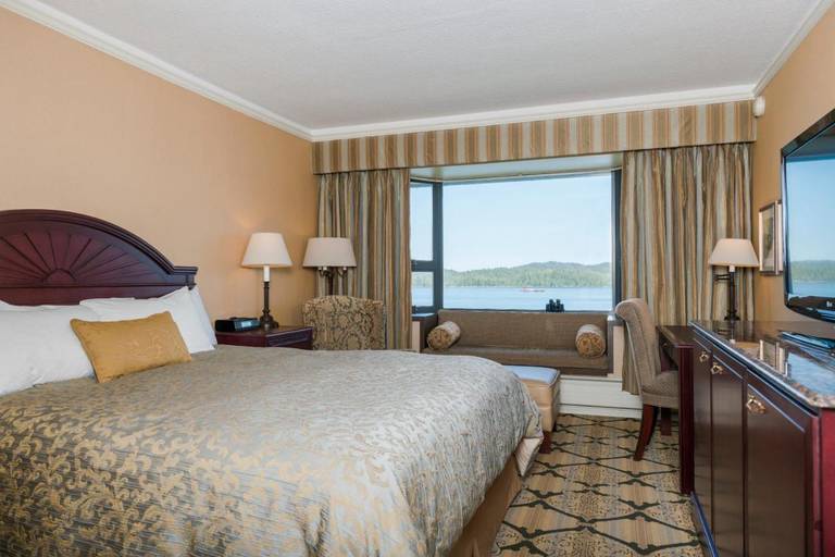 The Crest Hotel