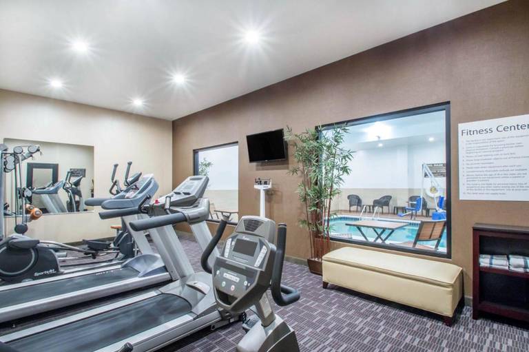 Comfort Inn & Suites