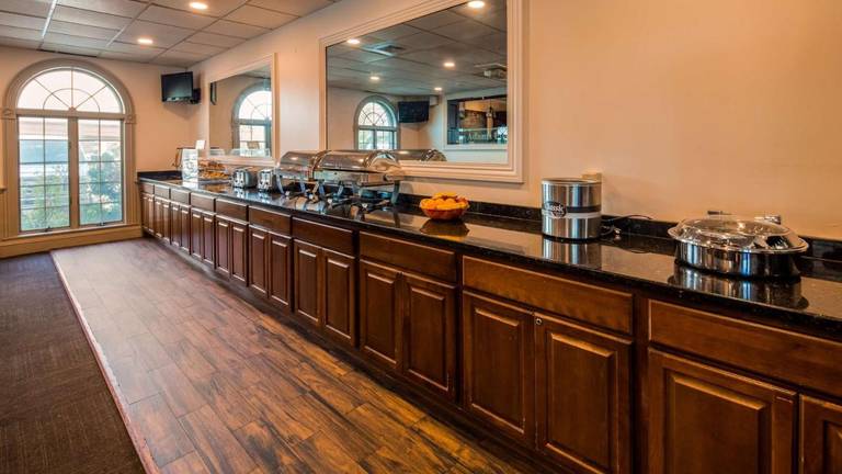 Best Western Adams Inn