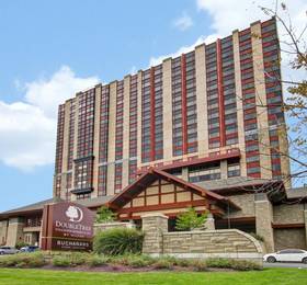 Doubletree Resort Fallsview в Ниагарском водопаде