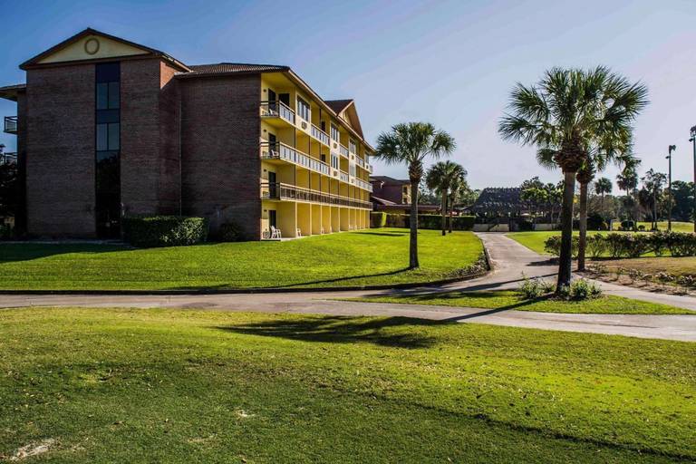Quality Inn Golf Resort