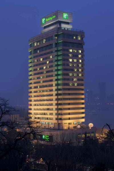 Holiday Inn Riverside 4*