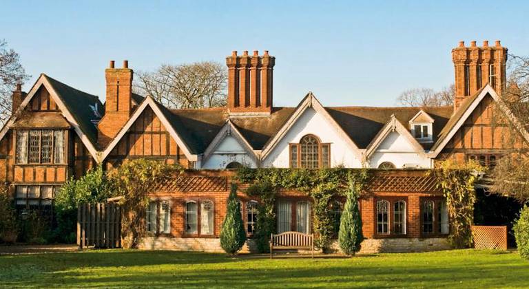 Alveston Manor