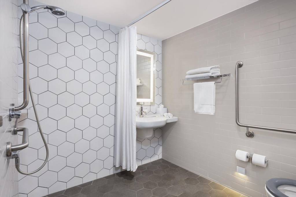 Lasseters Hotel Casino 4*