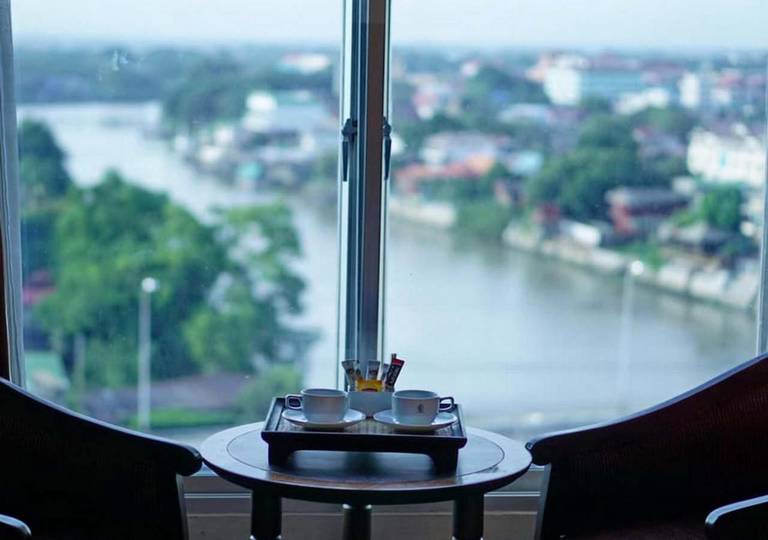 Krungsri River