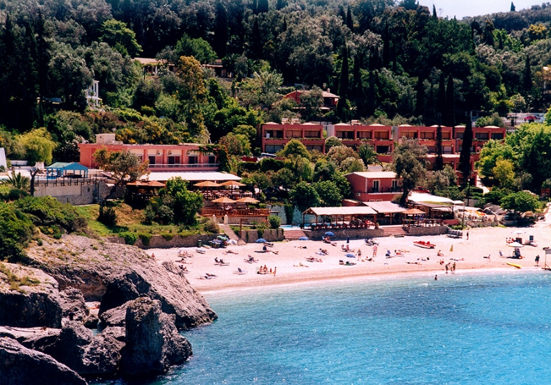Elly Beach 4*