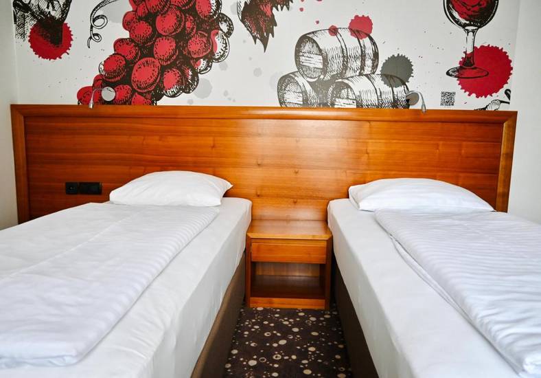 Piramida 4* Словения, Марибор