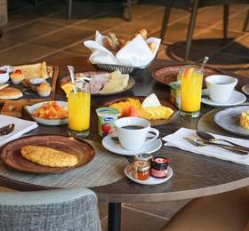 Crowne Plaza Porto в Порту