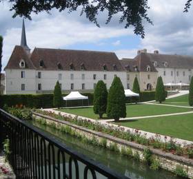Туры в Chateau De Gilly в Франции