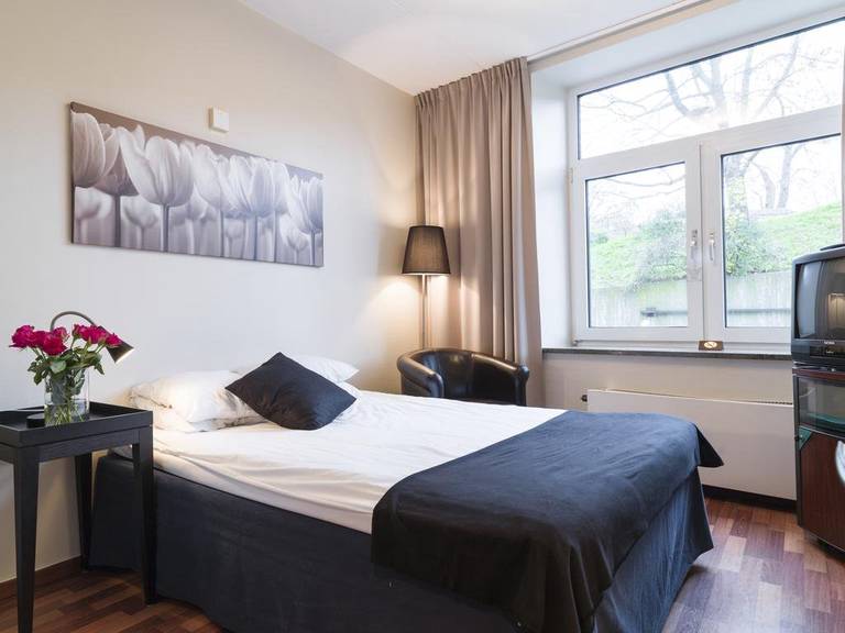 First Hotel Martenson