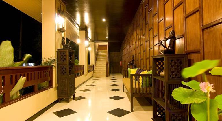 Kanok Buri Resort
