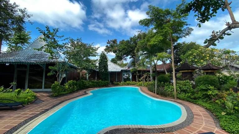 Kupu Kupu Jimbaran Hotel, Beach Club and Spa by L'Occitane