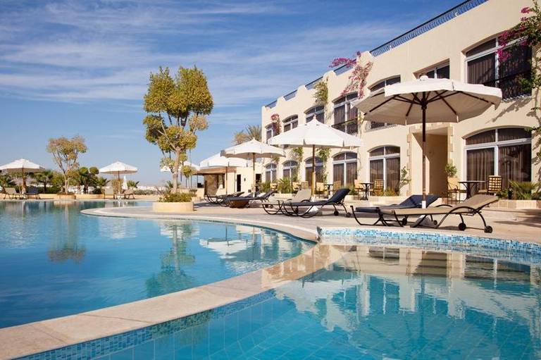 Royal Oasis Resort & Hotel
