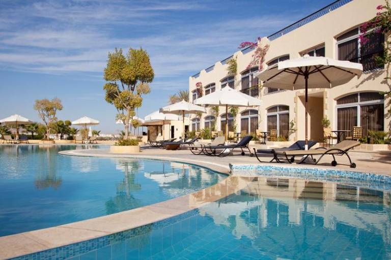 Royal Oasis Resort & Hotel