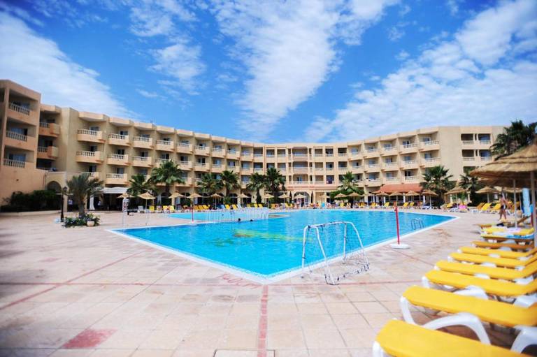 Houda Yasmine Hammamet