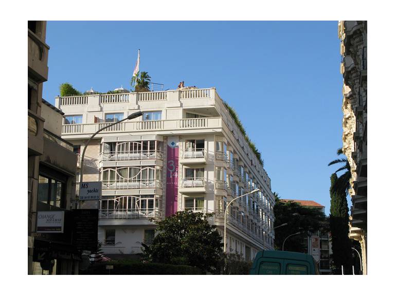 3.14 Hotel