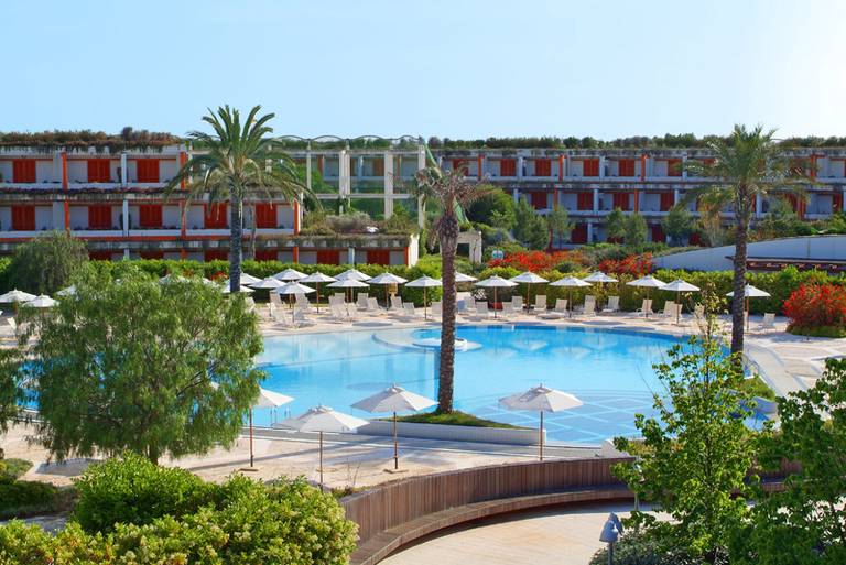 Calane Hotel Village