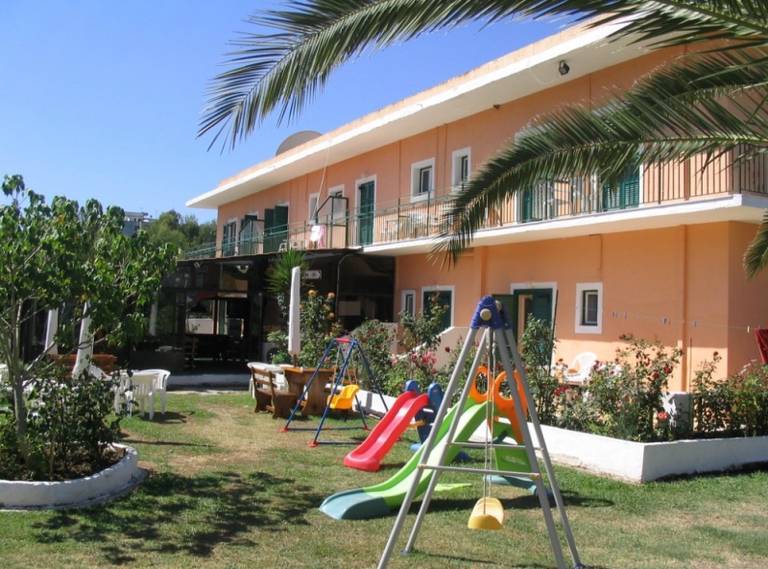 Rose Garden Apartments Hotel