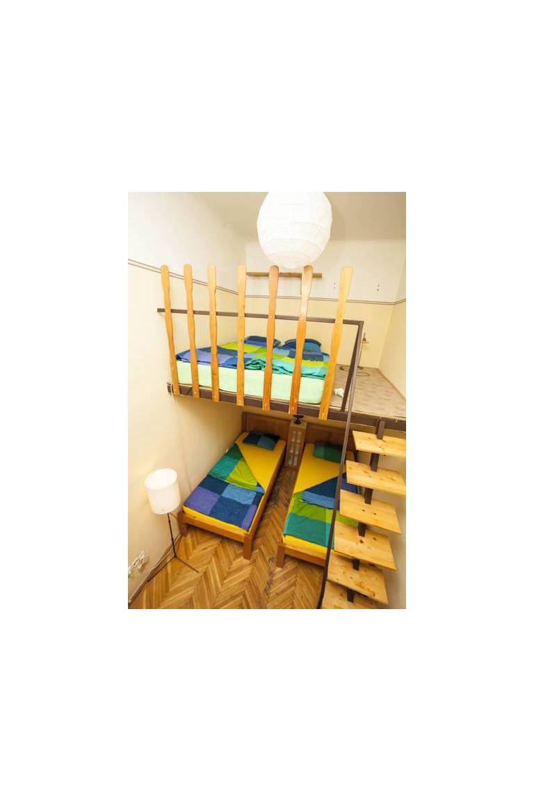 Emerald Privates Budapest Hostel 