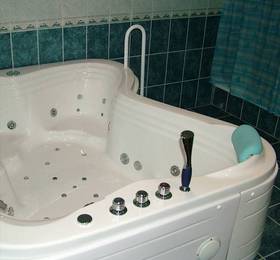 Service 4 You Apartments в Хевизе