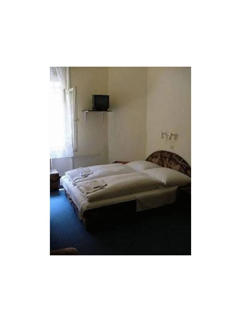 Ace Apartments & Hostel 