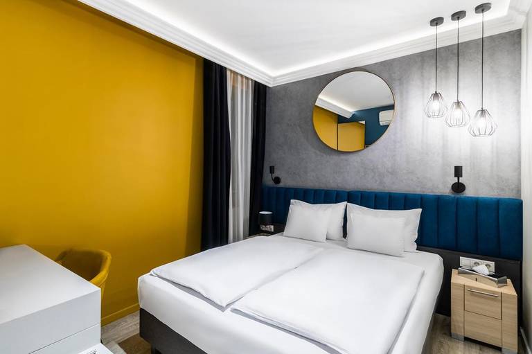 Cosmo City Hotel