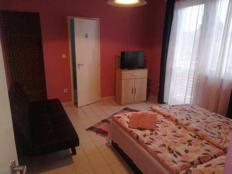 Tarr Apartmanok