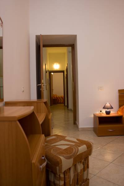 9 Suites ApartHotel 4*