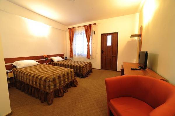 Long Street Hotel  3* Румыния, Брашов