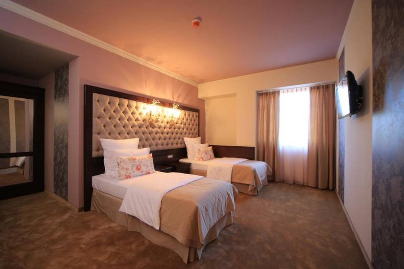 Hotel Simfonia 4* Румыния, Рымнику-Вылча