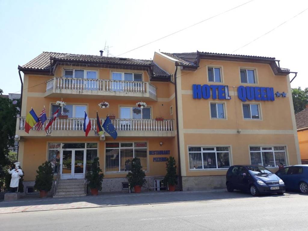 Hotel Queen 2*